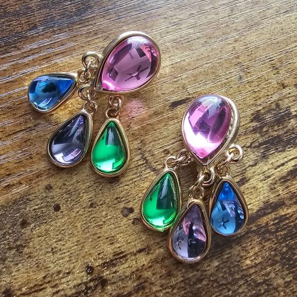Vintage Clip On Earrings Gold Tone w/ Jewel Tone Teardrop Shaped Stones - Picture 1 of 3